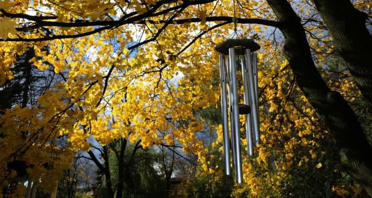 8 Pet Loss Wind Chimes for Memorials and Gifts